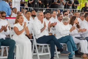 Abinader-inaugura-carretera-en-Jamao-al-Norte-4.jpeg