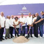 Kelvin Cruz inicia construcción de siete multiusos en la Región Sur