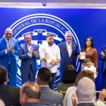 Luis Abinader encabeza entrega pasaporte electrónico a dominicanos en NY, Nueva Jersey y Boston