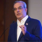 Luis Abinader llama al pueblo dominicano a unirse en oración por la salud del papa León XIV